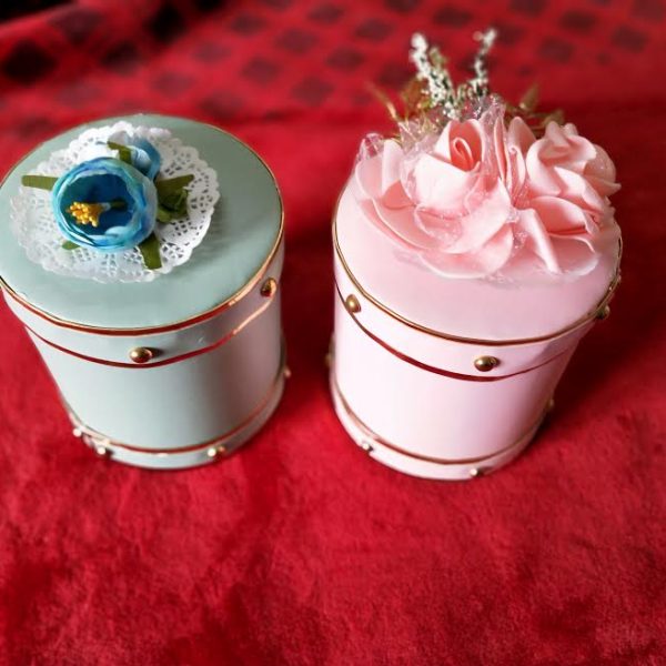 Cylindrical box with floral decoration 25pcs
