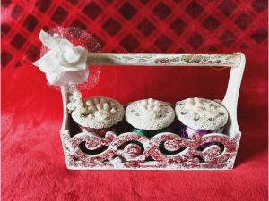 Decorative pearl jars  with wooden tray