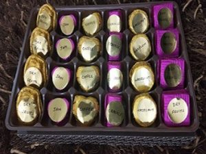 Brown box with capacity 24 pieces
