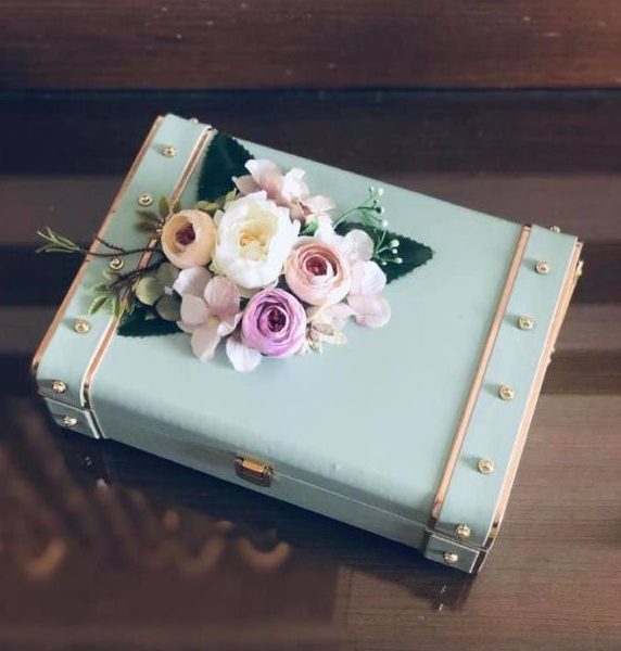 Wedding gift boxes with 3 Mason jars and 30 pcs